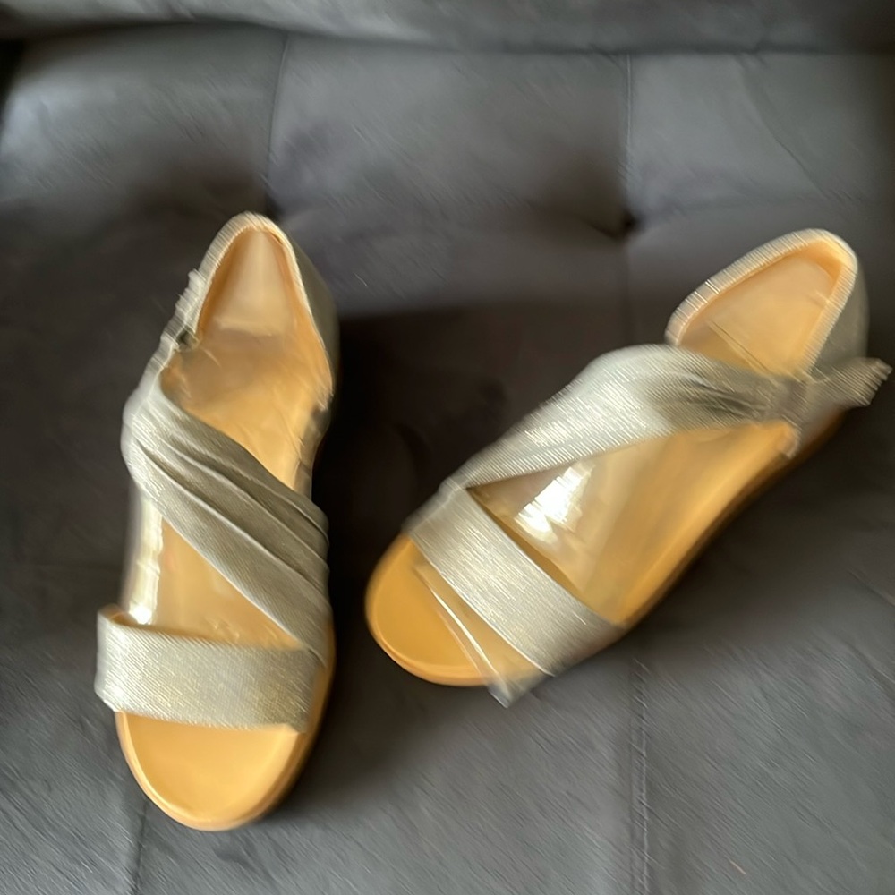 Indingo blus sandal with a shimmer look of denim